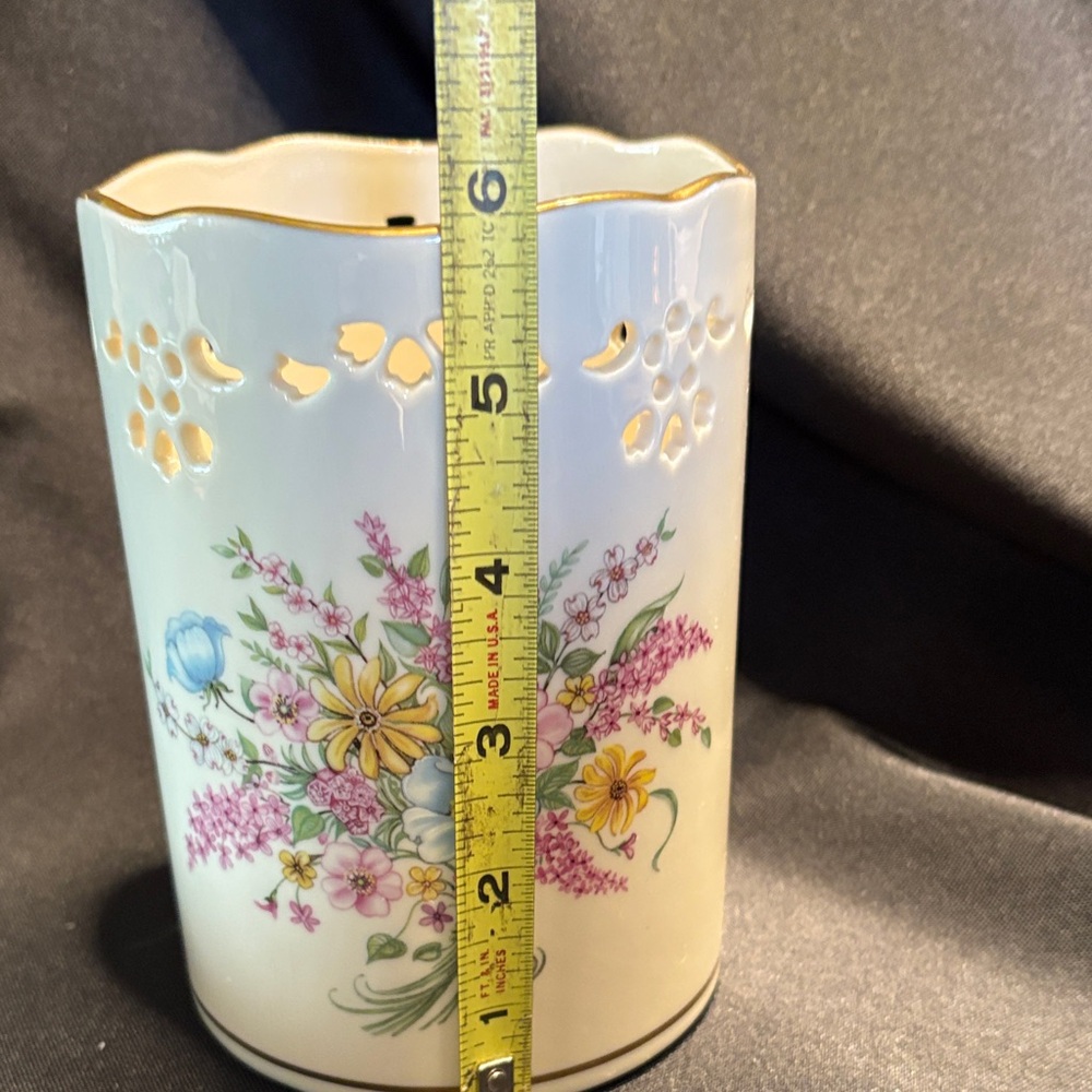 Lenox Floral Candle Holder with Gold Trim - Picture 4 of 5